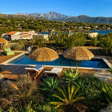 Vila Marine De Davia Sea Access Away Swimming Pool *